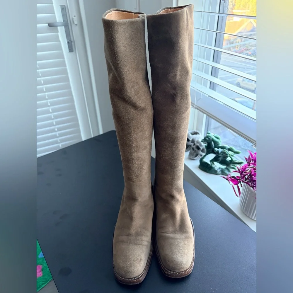 Vintage Chic Tan Over the Knee
Women's Boots - Picture 1 of 5